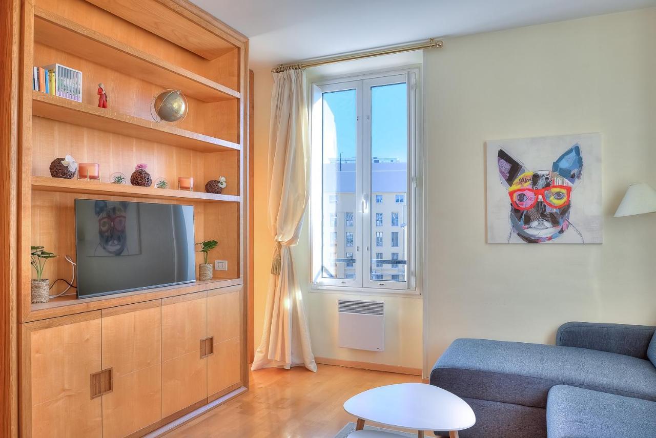 Lumineux Appartement- Carre D'or- Proche Mer Bed & Breakfast Nizza